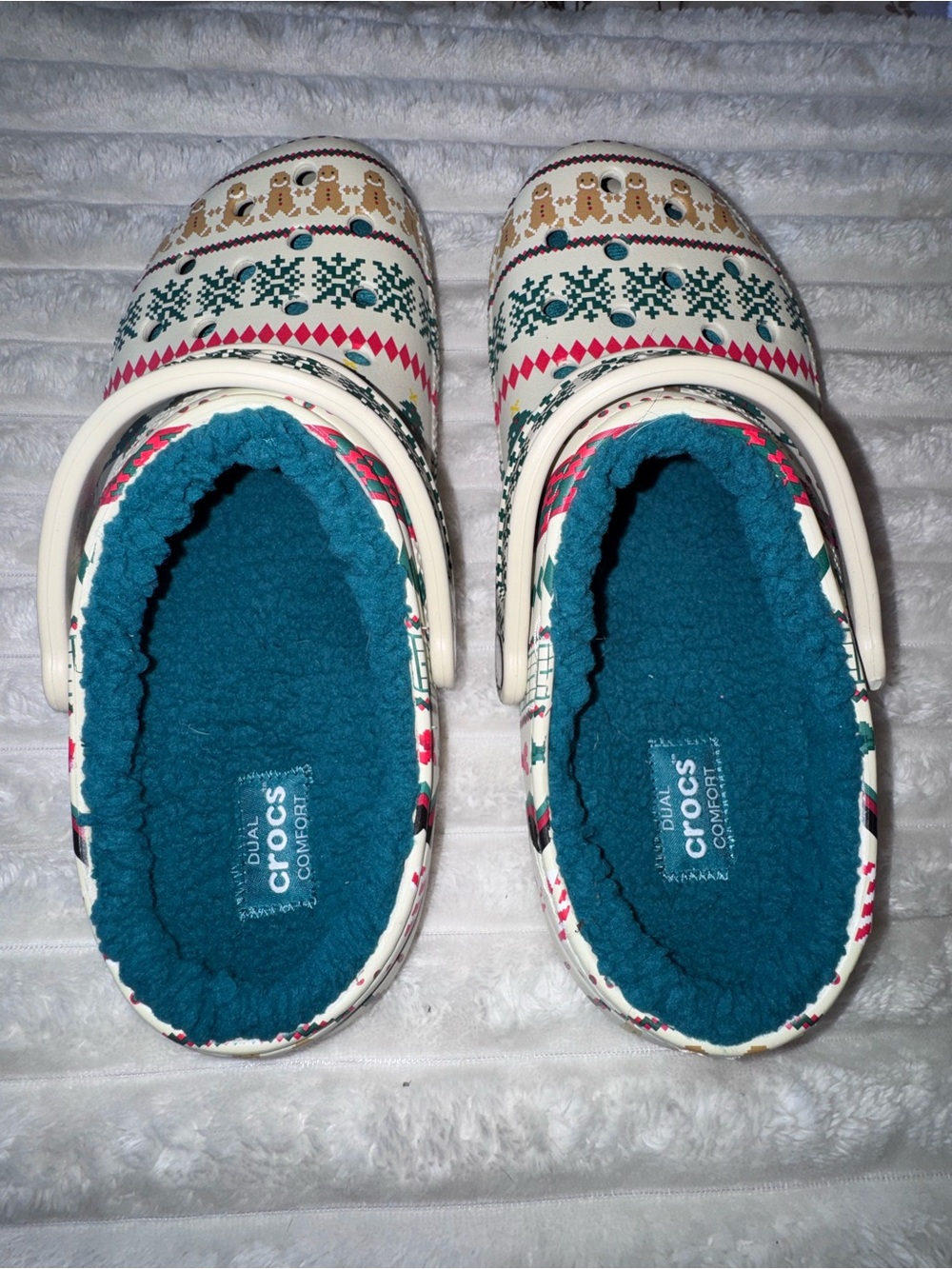 CROCS Adult Fleece-Lined Patterned Clogs in Teal and White